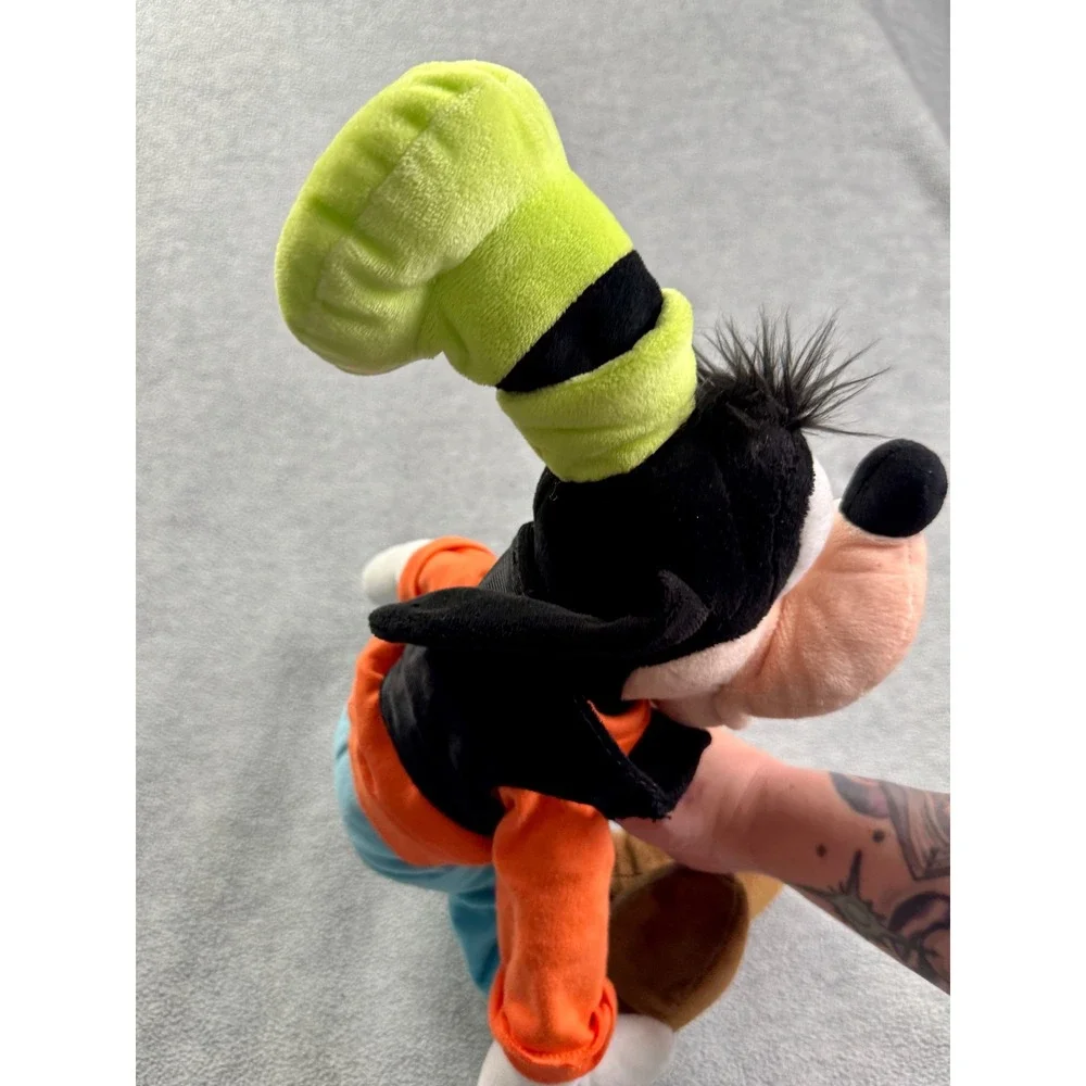 Disney Goofy Plush Stuffed Animal 21 Inch Classic Orange Sweater Blue Pants Hat‎
